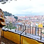 New Bright And Cozy In Graca Lissabon