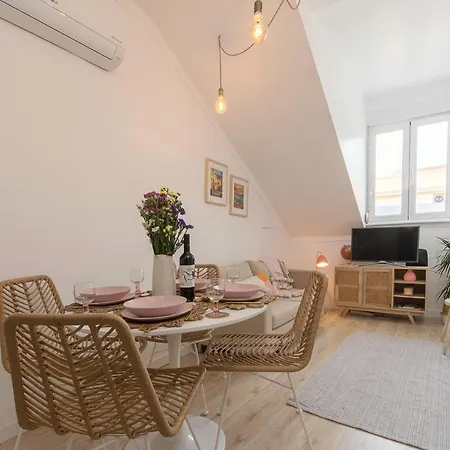 New Bright And Cozy In Graca Διαμέρισμα