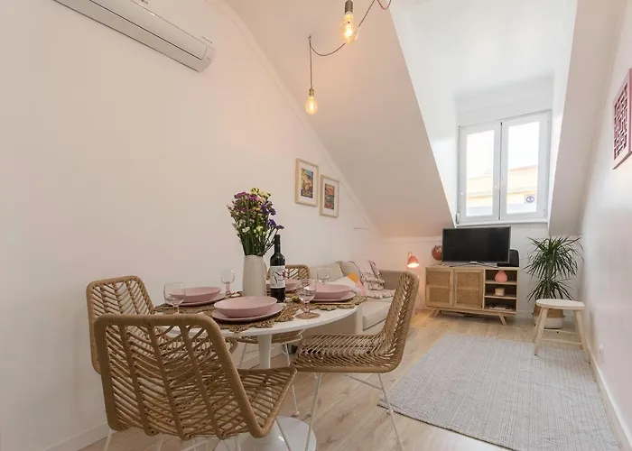 New Bright And Cozy In Graca Apartamento