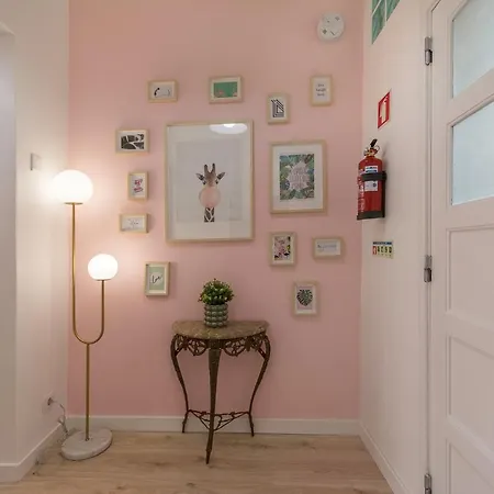 شقة New Bright And Cozy In Graca *